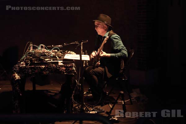 RHYS CHATHAM - 2016-07-09 - PARIS - CentQuatre - 